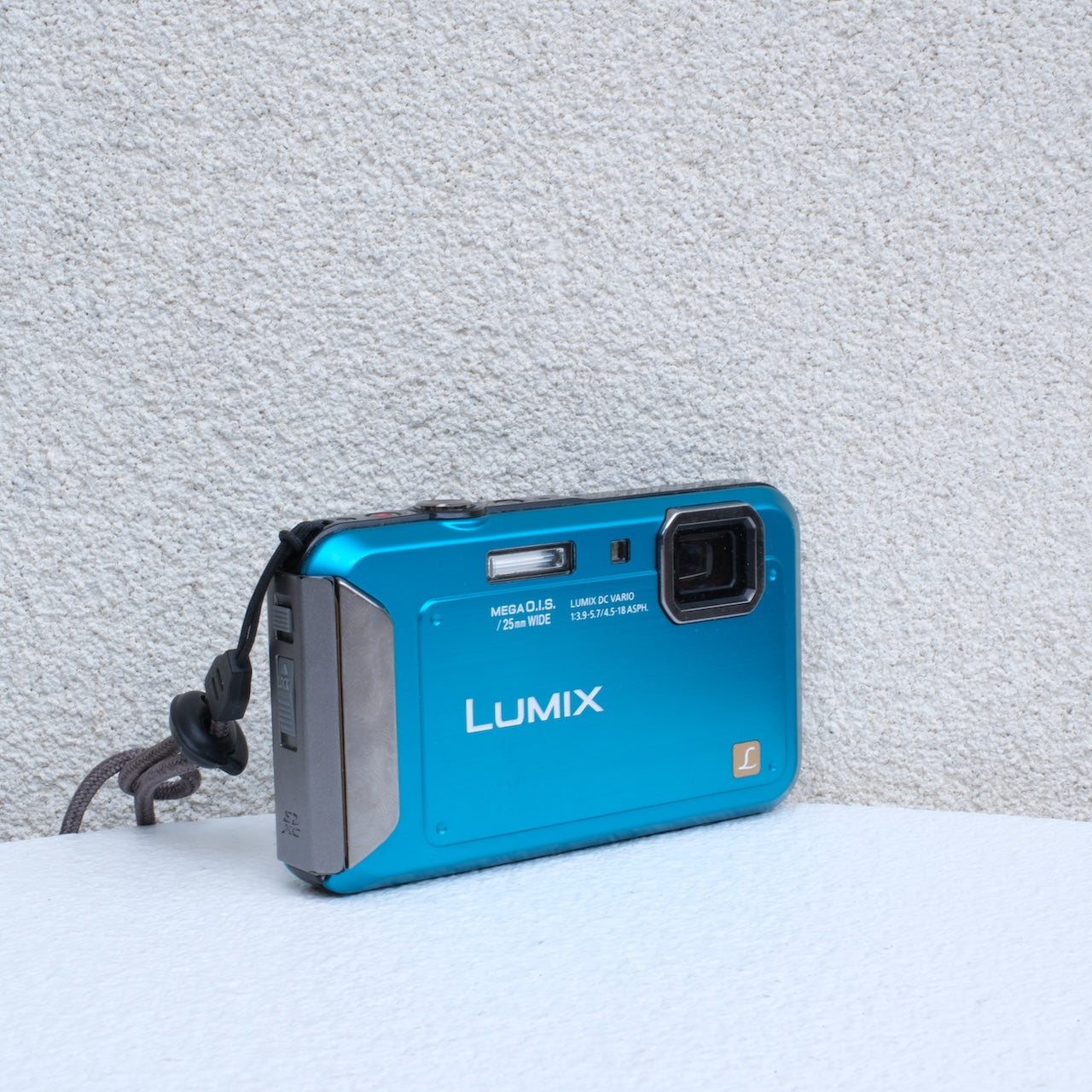 Panasonic LUMIX FT20 (Waterproof)