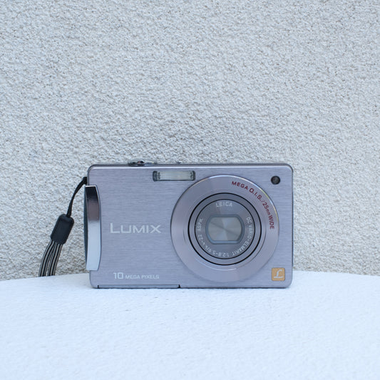 Panasonic LUMIX FX520