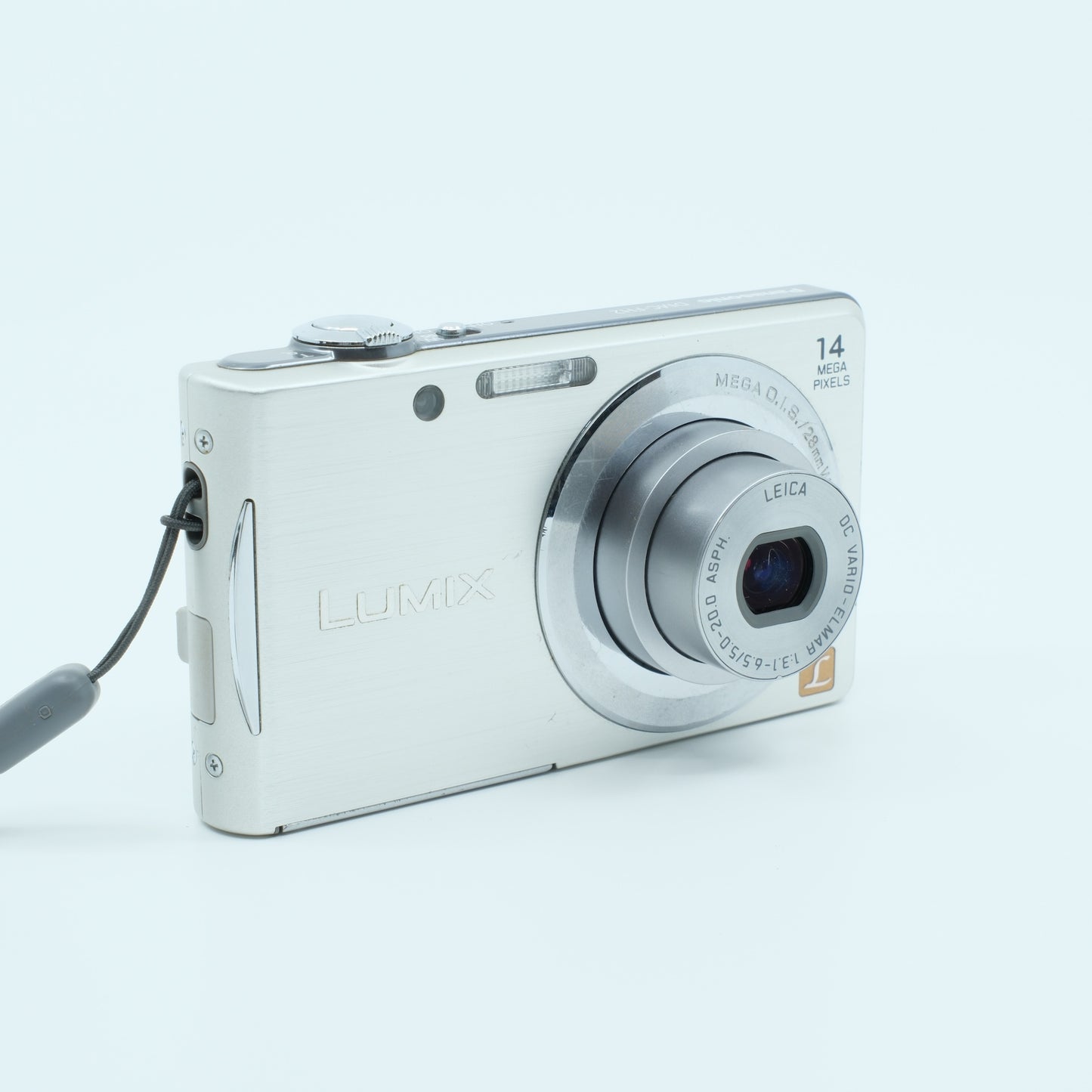 Panasonic LUMIX DMC-FH2 (Silver)