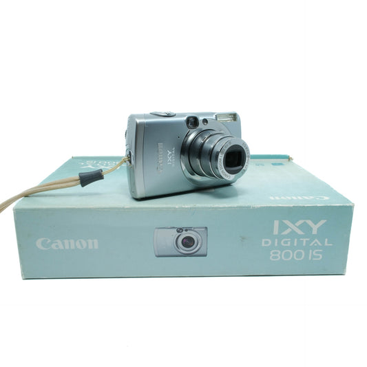 Canon IXY 800 IS (Silver)
