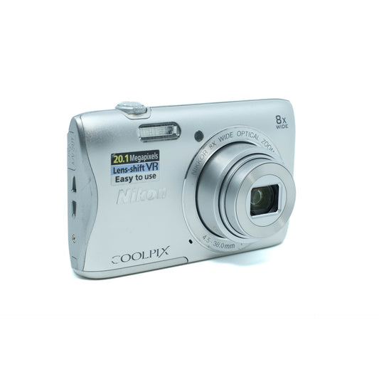 Nikon Coolpix S3700 (Silver)